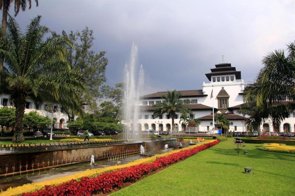Ardan Hotel Bandung Exterior photo